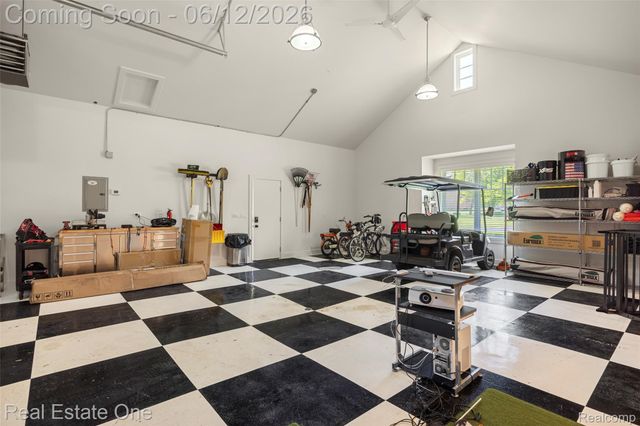 7689 Deerhill Drive, Village Of Clarkston, MI 48346
