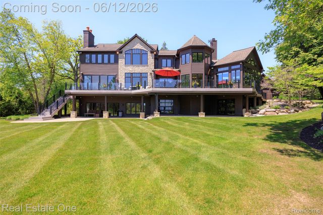 7689 Deerhill Drive, Village Of Clarkston, MI 48346