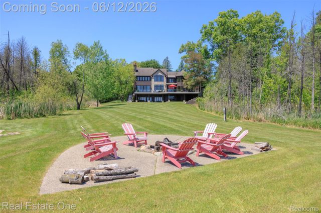 7689 Deerhill Drive, Village Of Clarkston, MI 48346