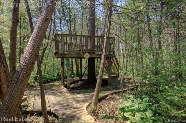 7689 Deerhill Drive, Village Of Clarkston, MI 48346