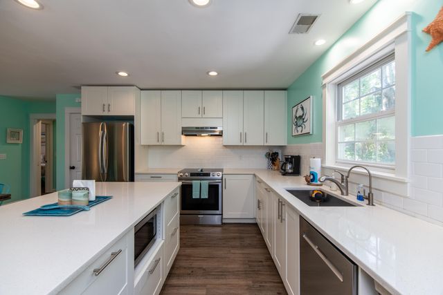 1520 Dorothy Street, Edisto Island, SC 29438