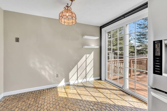 26 Rainbow Ln, Mashpee, MA 02649