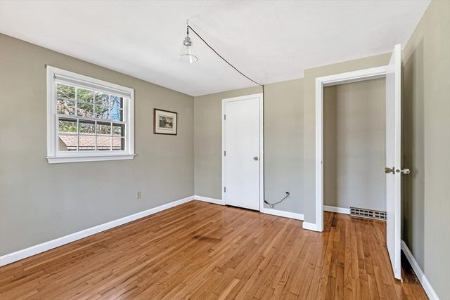 26 Rainbow Ln, Mashpee, MA 02649