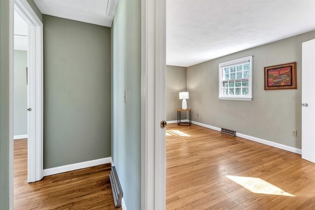 26 Rainbow Ln, Mashpee, MA 02649