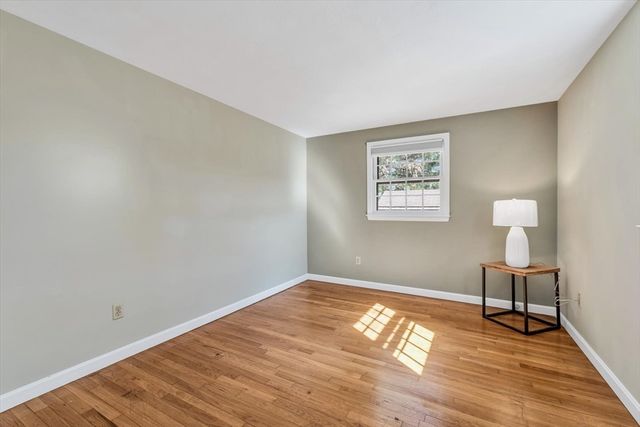 26 Rainbow Ln, Mashpee, MA 02649