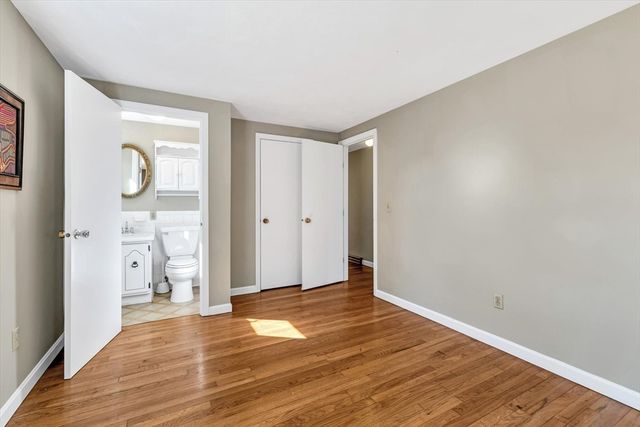 26 Rainbow Ln, Mashpee, MA 02649