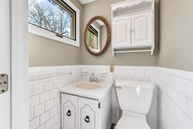 26 Rainbow Ln, Mashpee, MA 02649