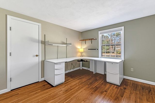 26 Rainbow Ln, Mashpee, MA 02649