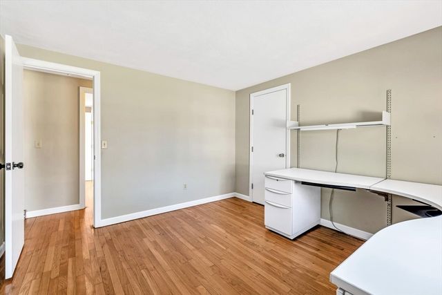 26 Rainbow Ln, Mashpee, MA 02649