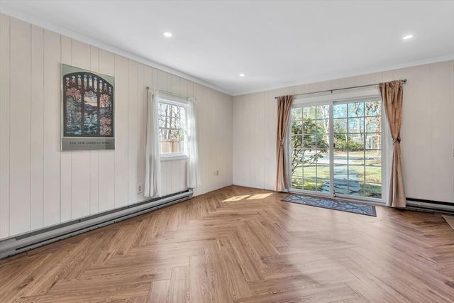 26 Rainbow Ln, Mashpee, MA 02649