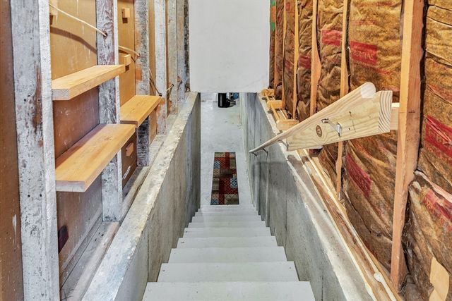 26 Rainbow Ln, Mashpee, MA 02649