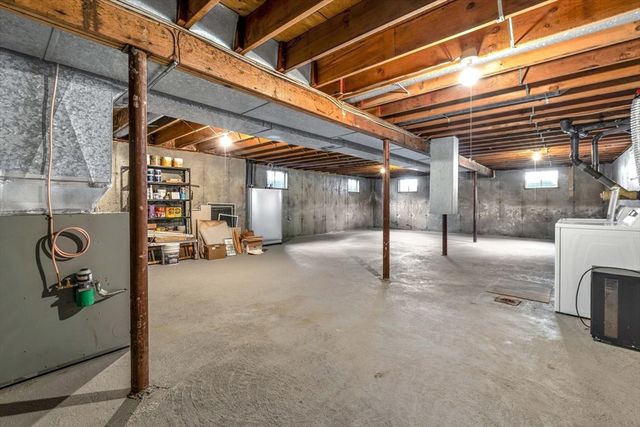 26 Rainbow Ln, Mashpee, MA 02649