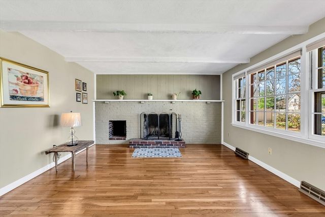 26 Rainbow Ln, Mashpee, MA 02649