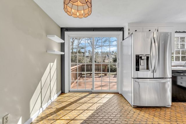 26 Rainbow Ln, Mashpee, MA 02649