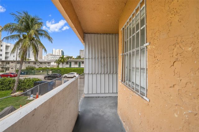 515 SW 3rd St 6, Miami, FL 33130