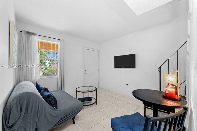 515 SW 3rd St 6, Miami, FL 33130