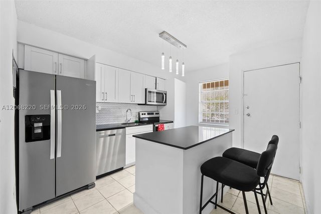 515 SW 3rd St 6, Miami, FL 33130