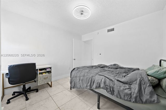 515 SW 3rd St 6, Miami, FL 33130