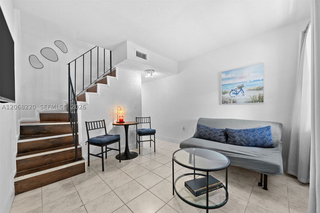 515 SW 3rd St 6, Miami, FL 33130