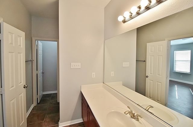 517 Kingscote Court, Arlington, TX 76010