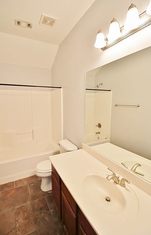 517 Kingscote Court, Arlington, TX 76010