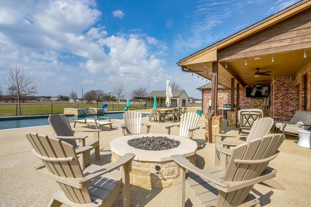 160 Goodnight Trail, Rhome, TX 76078