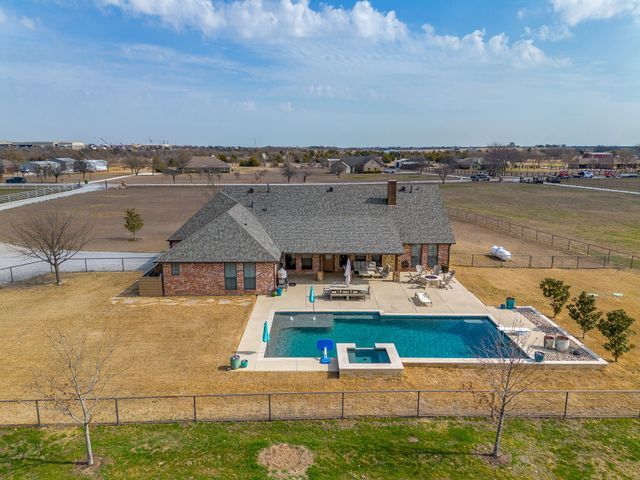 160 Goodnight Trail, Rhome, TX 76078