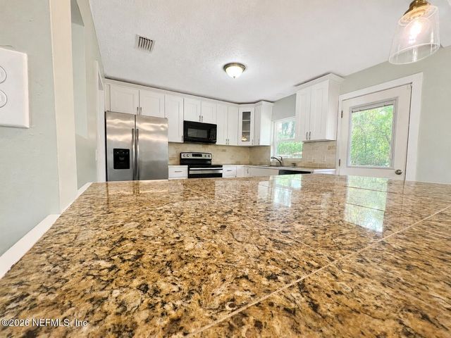 5774 CEDAR OAKS Drive, Jacksonville, FL 32210