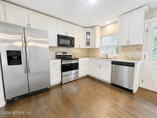 5774 CEDAR OAKS Drive, Jacksonville, FL 32210