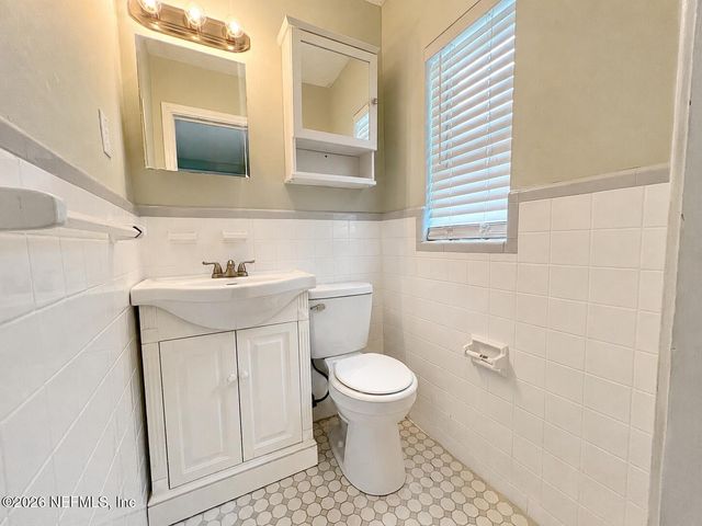 5774 CEDAR OAKS Drive, Jacksonville, FL 32210