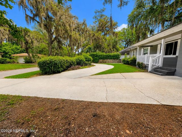 5774 CEDAR OAKS Drive, Jacksonville, FL 32210