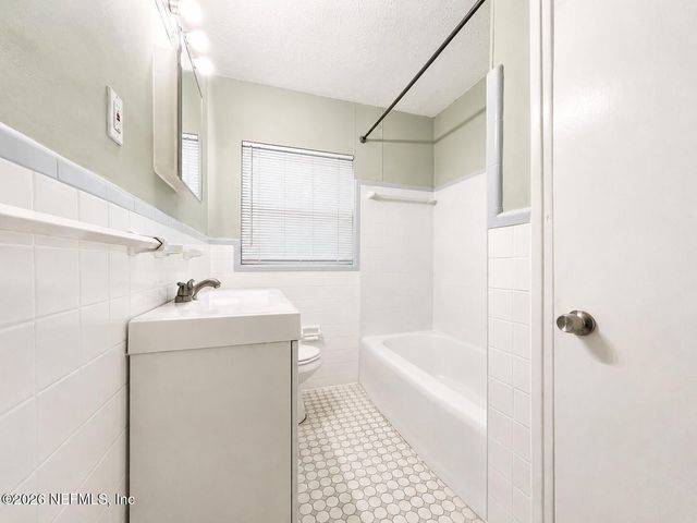 5774 CEDAR OAKS Drive, Jacksonville, FL 32210