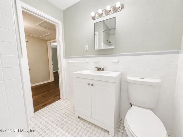 5774 CEDAR OAKS Drive, Jacksonville, FL 32210