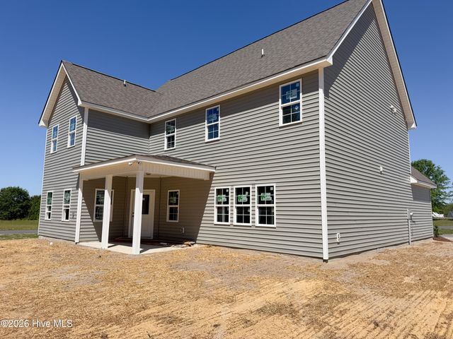 100 Rolling Water Lane, Swansboro, NC 28584