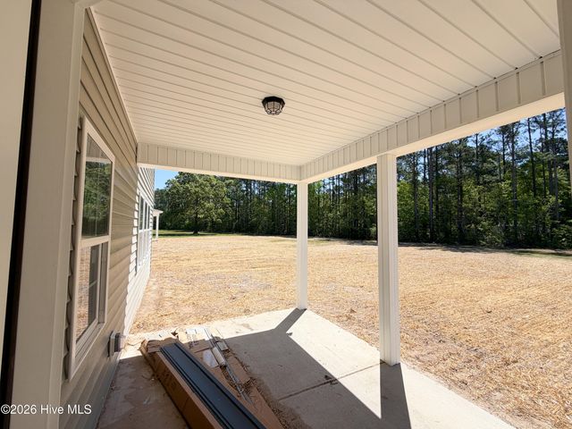 100 Rolling Water Lane, Swansboro, NC 28584