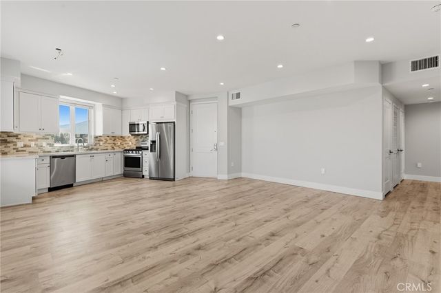 10718 Acama Street 301, Studio City, CA 91602
