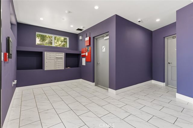 10718 Acama Street 301, Studio City, CA 91602
