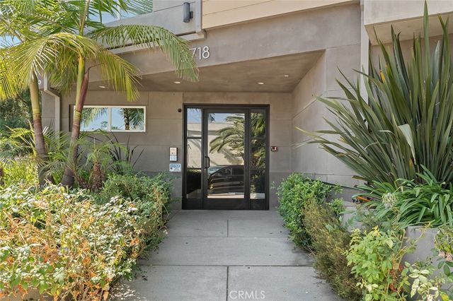 10718 Acama Street 301, Studio City, CA 91602