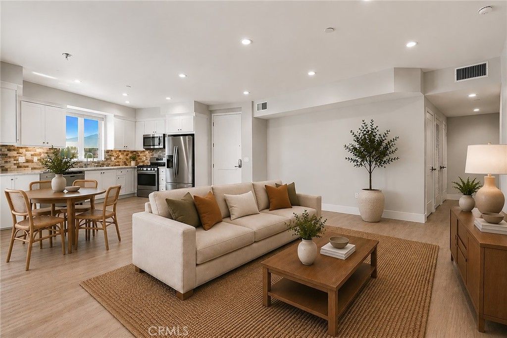 10718 Acama Street 301, Studio City, CA 91602