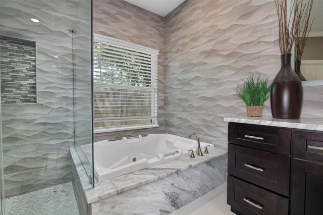 4015 Park Circle Way, Houston, TX 77059