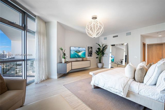 17301 BISCAYNE BLVD PH6, North Miami Beach, FL 33160