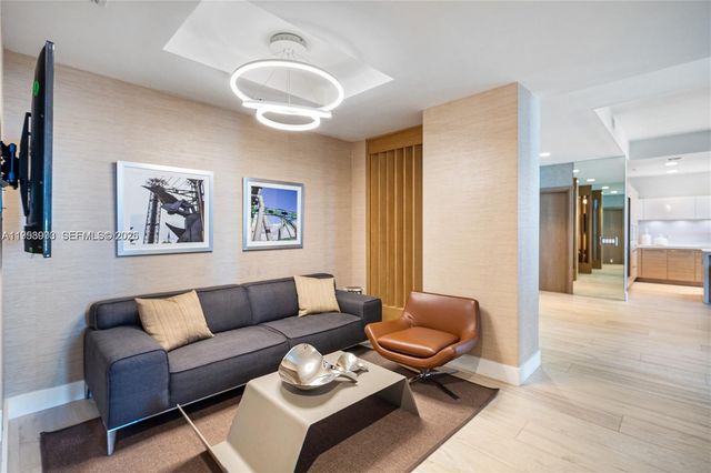 17301 BISCAYNE BLVD PH6, North Miami Beach, FL 33160