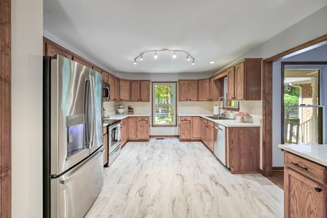 12008 SYCAMORE SHOALS DR, Bumpass, VA 23024
