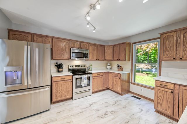 12008 SYCAMORE SHOALS DR, Bumpass, VA 23024