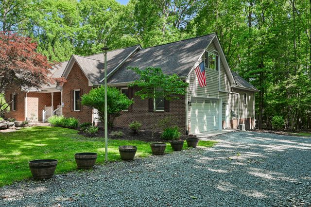 12008 SYCAMORE SHOALS DR, Bumpass, VA 23024