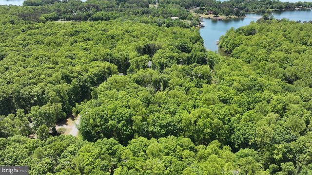 12008 SYCAMORE SHOALS DR, Bumpass, VA 23024