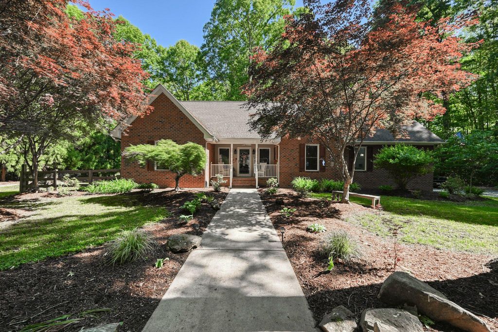 12008 SYCAMORE SHOALS DR, Bumpass, VA 23024