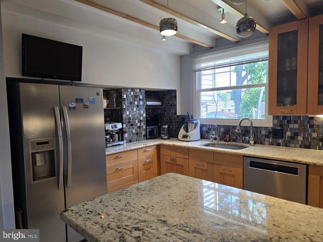 827 LARKSPUR ST, Philadelphia, PA 19116