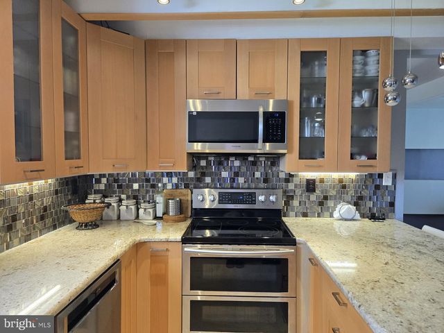 827 LARKSPUR ST, Philadelphia, PA 19116