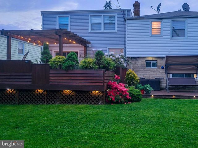 827 LARKSPUR ST, Philadelphia, PA 19116